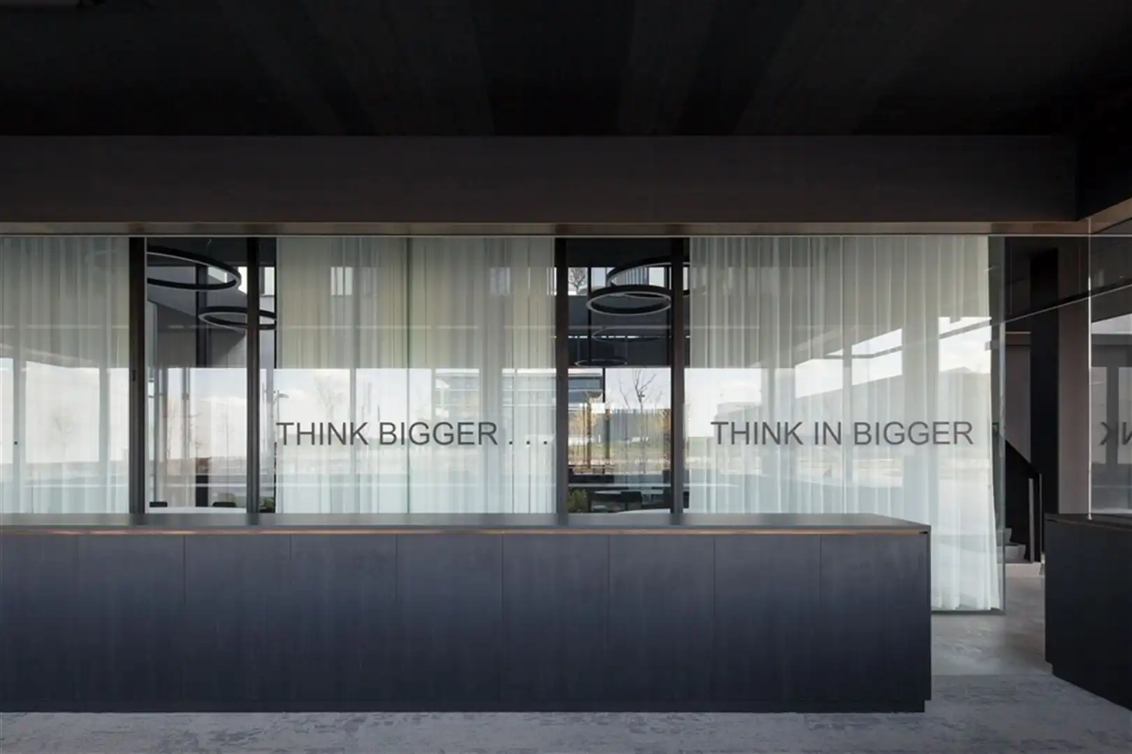 Modern bedrijfspand met kantoren te Harelbeke foto 13