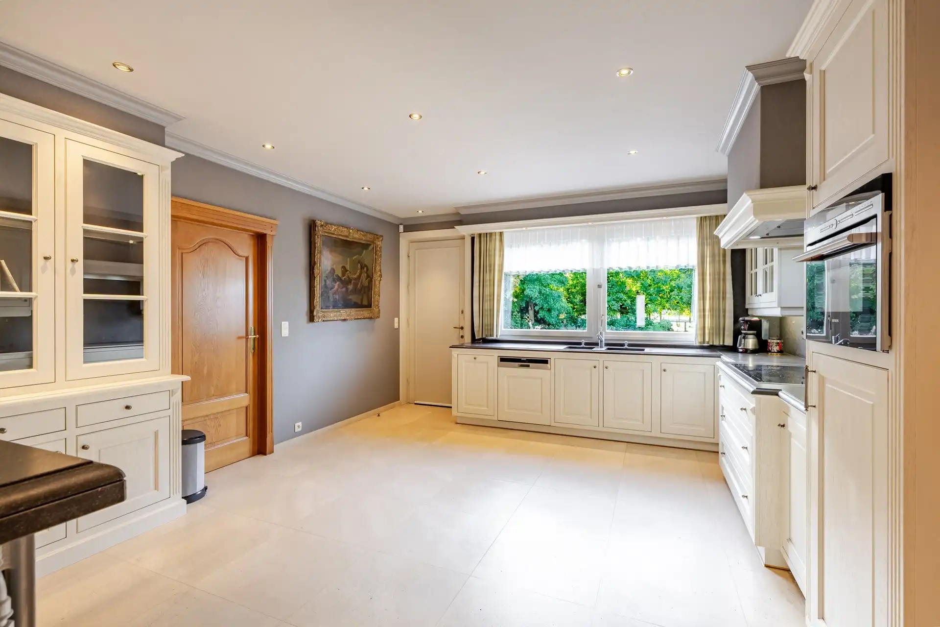 Charmante villa met panoramisch zicht op een toplocatie foto 18