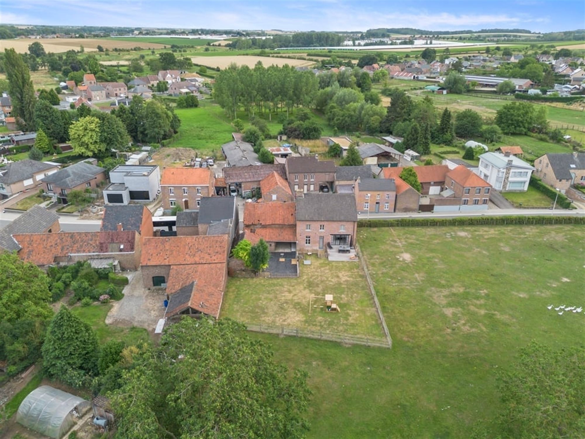 AUTHENTIEKE WONING MET RUIME SCHUUR EN VEEL POTENTIEEL IN TONGEREN  foto 5