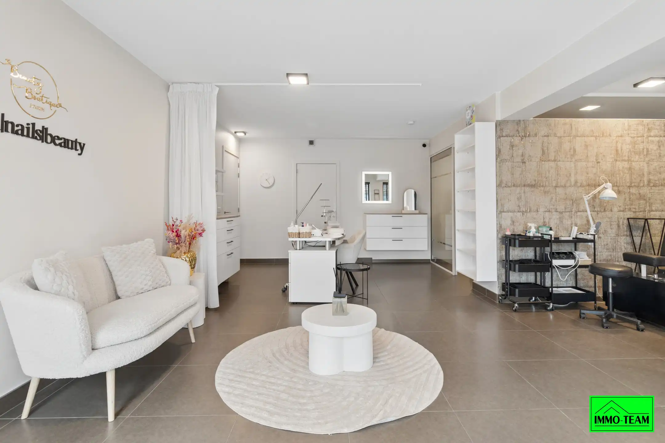 Instapklaar handelspand met ondergrondse staanplaats foto 3