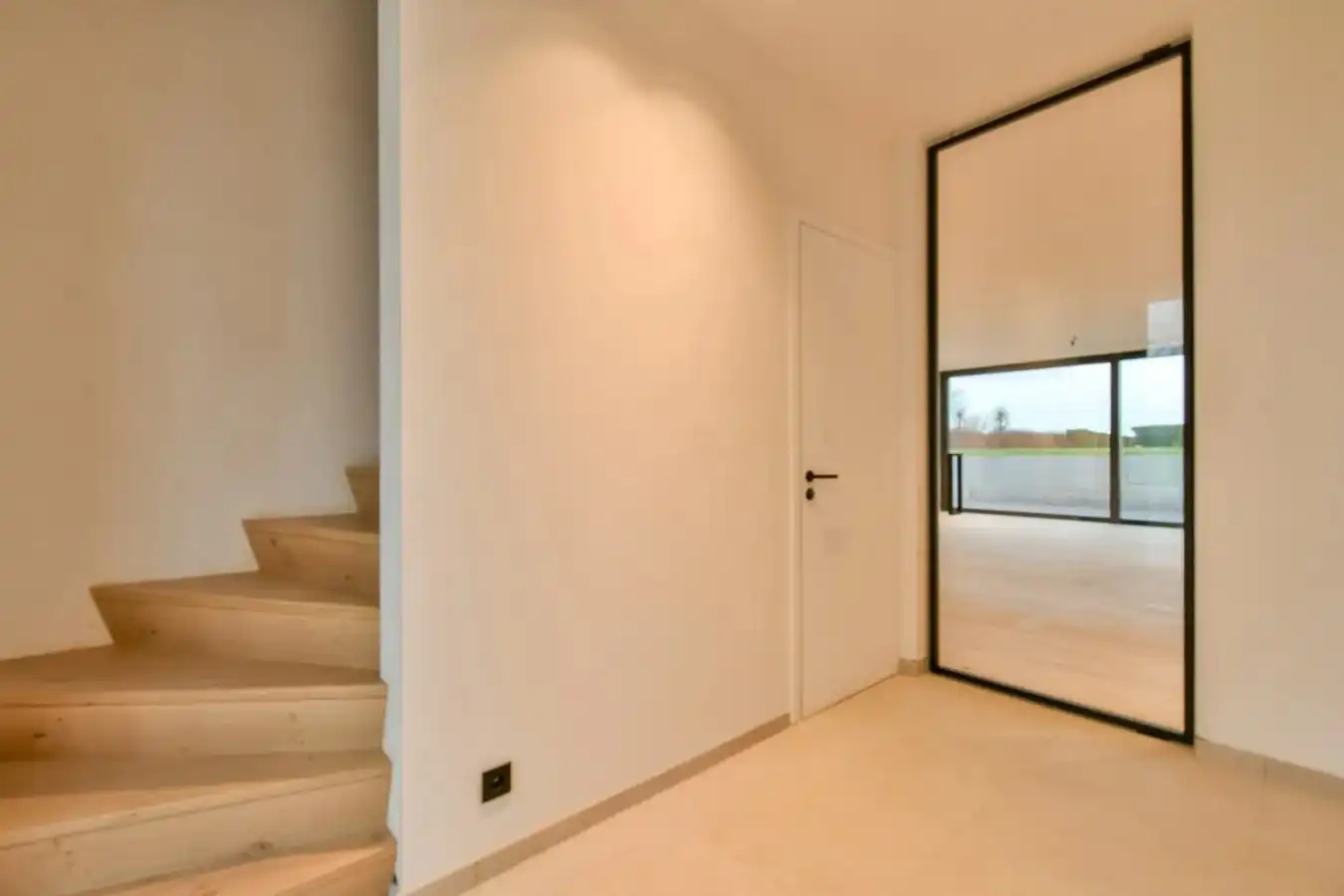 Ruime afgewerkte nieuwbouwwoning met landelijk zicht! foto 4