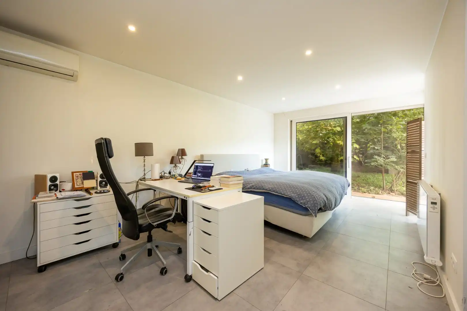 Zeer ruime woning (8 slpk + 8 badkamers) op een perceel van ca. 1.522 m² te Wijnegem/grens Schilde foto 25