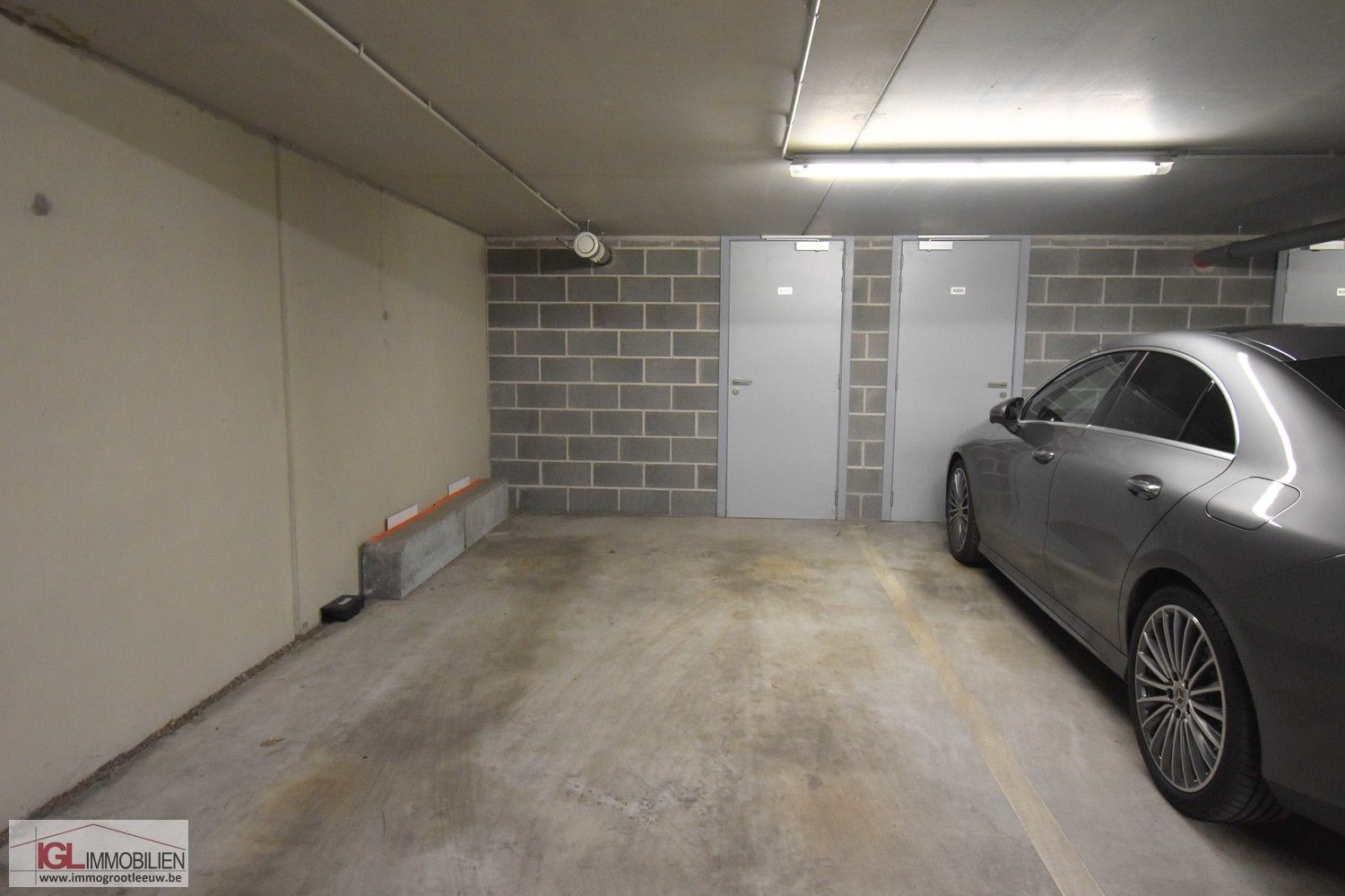 Recente 1 kamer appartement met terras en staanplaats. foto 12