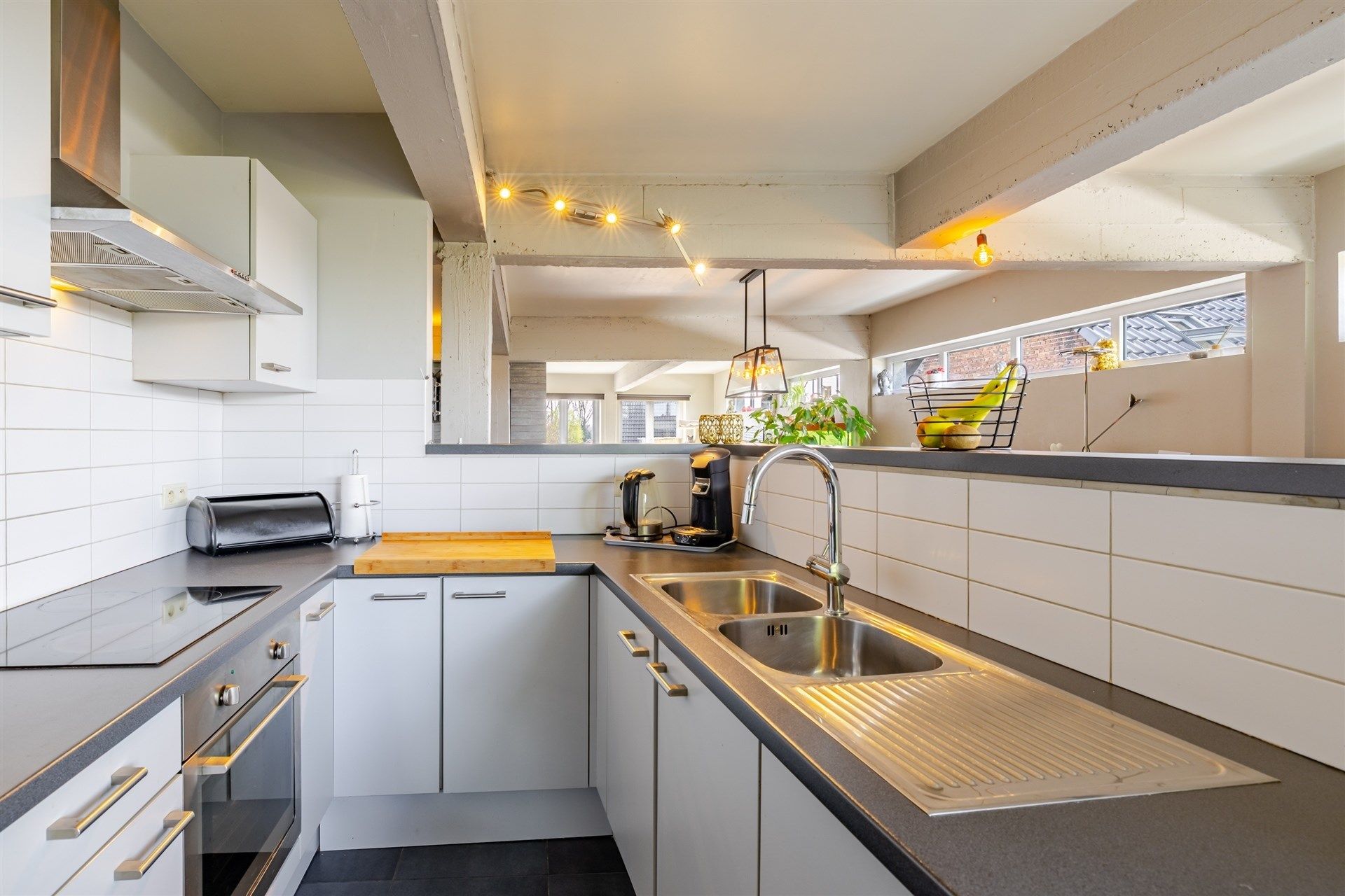 Ruim 2 slp app met terras en garage op topligging in Ten-Ede foto 9