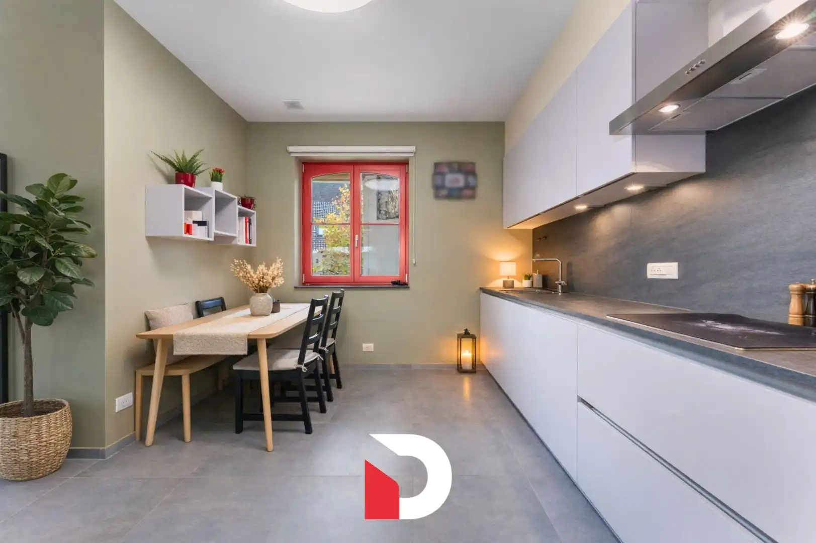 Schitterende stadswoning  in hartje Brugge gelegen op een afgesloten en verdoken binnenplaats. foto 3