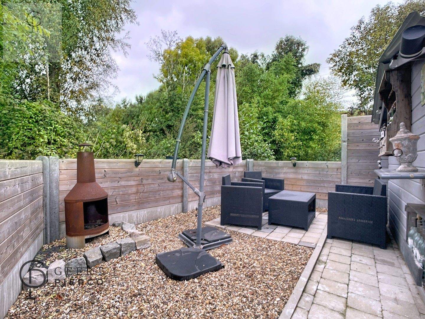 Gerenoveerde woning met leuke tuin. foto 32