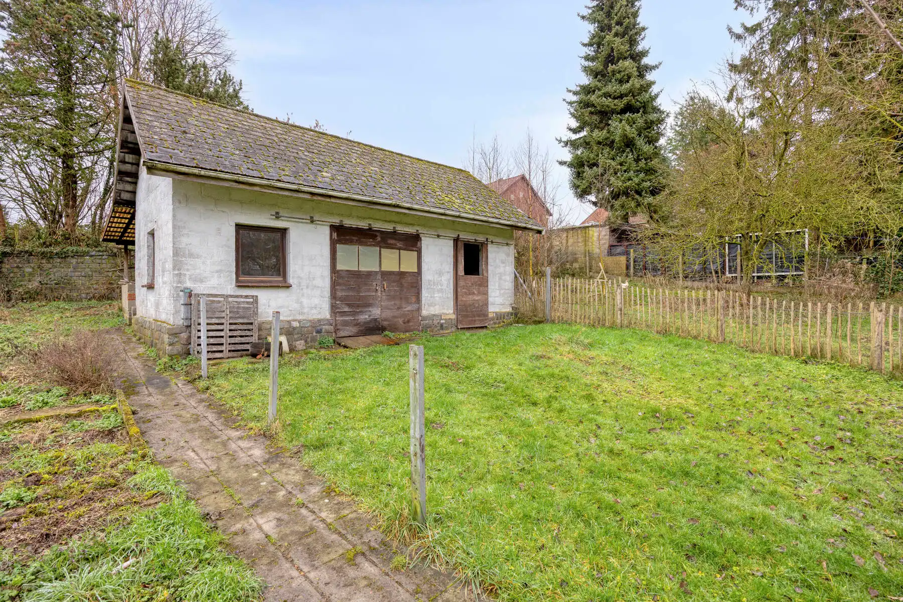 Ruime villa in een groene omgeving foto 30