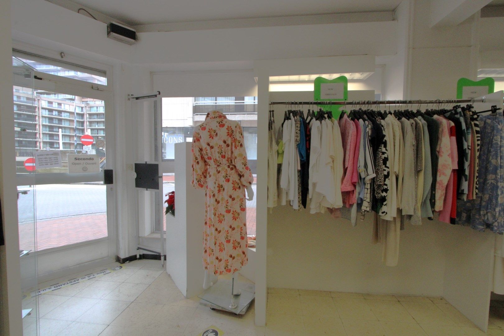 Overname winkel in second hand kleding Kustlaan 2  foto 3