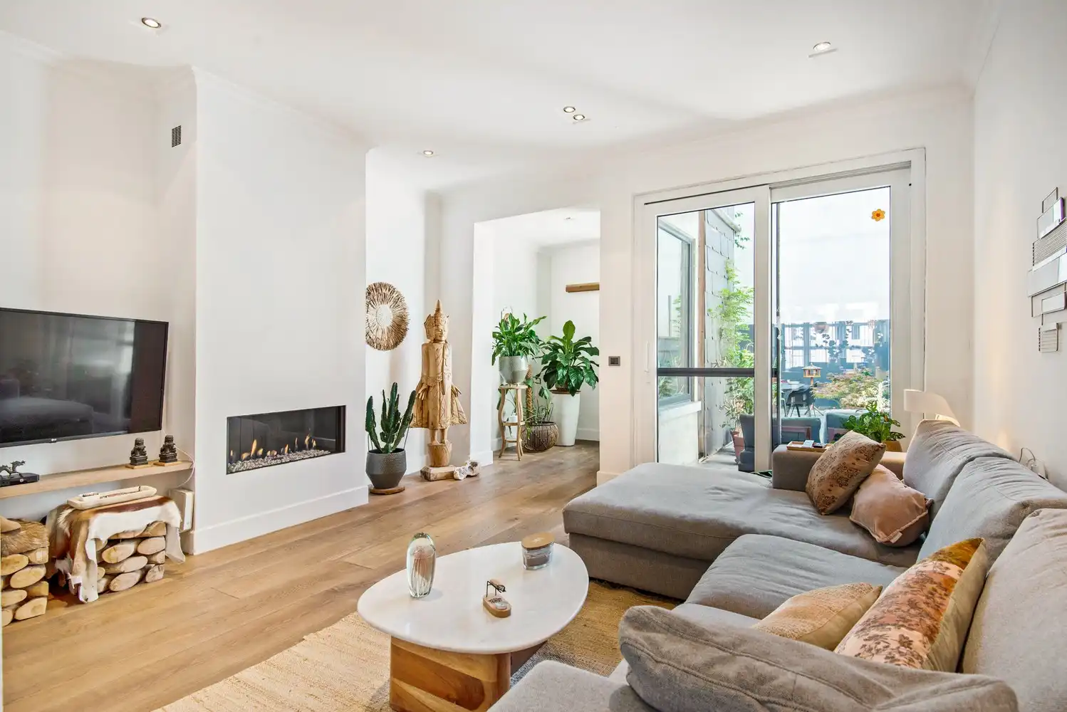 Instapklare woning met gezellige stadstuin foto 2
