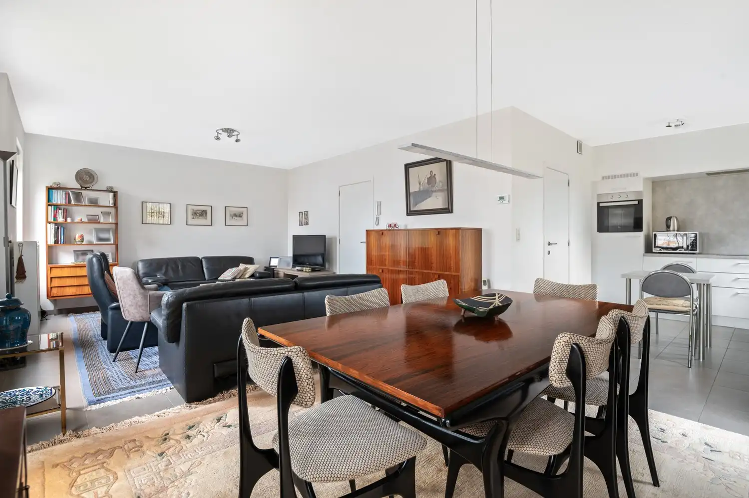 Instapklaar appartement met 2 slaapkamers, terras en ondergrondse staanplaats in Broechem! foto 5