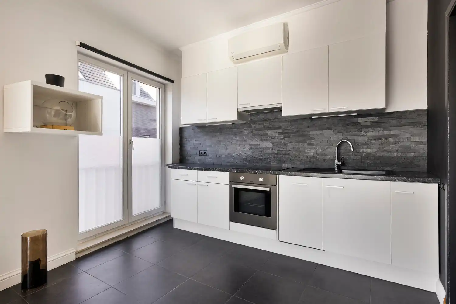 RUIM EN VOLLEDIG GERENOVEERD APPARTEMENT IN HET CENTRUM VAN DIEST! foto 8