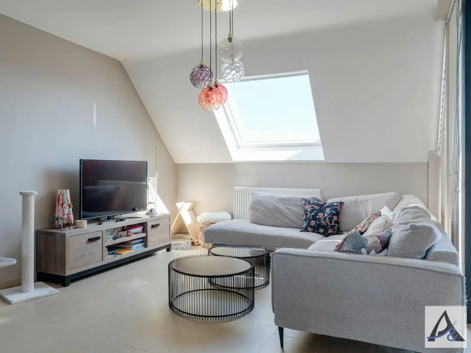 Ruim duplex appartement met terras en 3 slaapkamers in Diepenbeek. foto 8