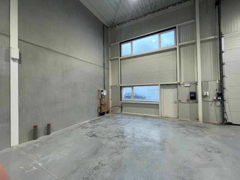 Nieuwbouw KMO Unit van 216m² te huur op toplocatie in Evergem – Project Heermeers foto 9