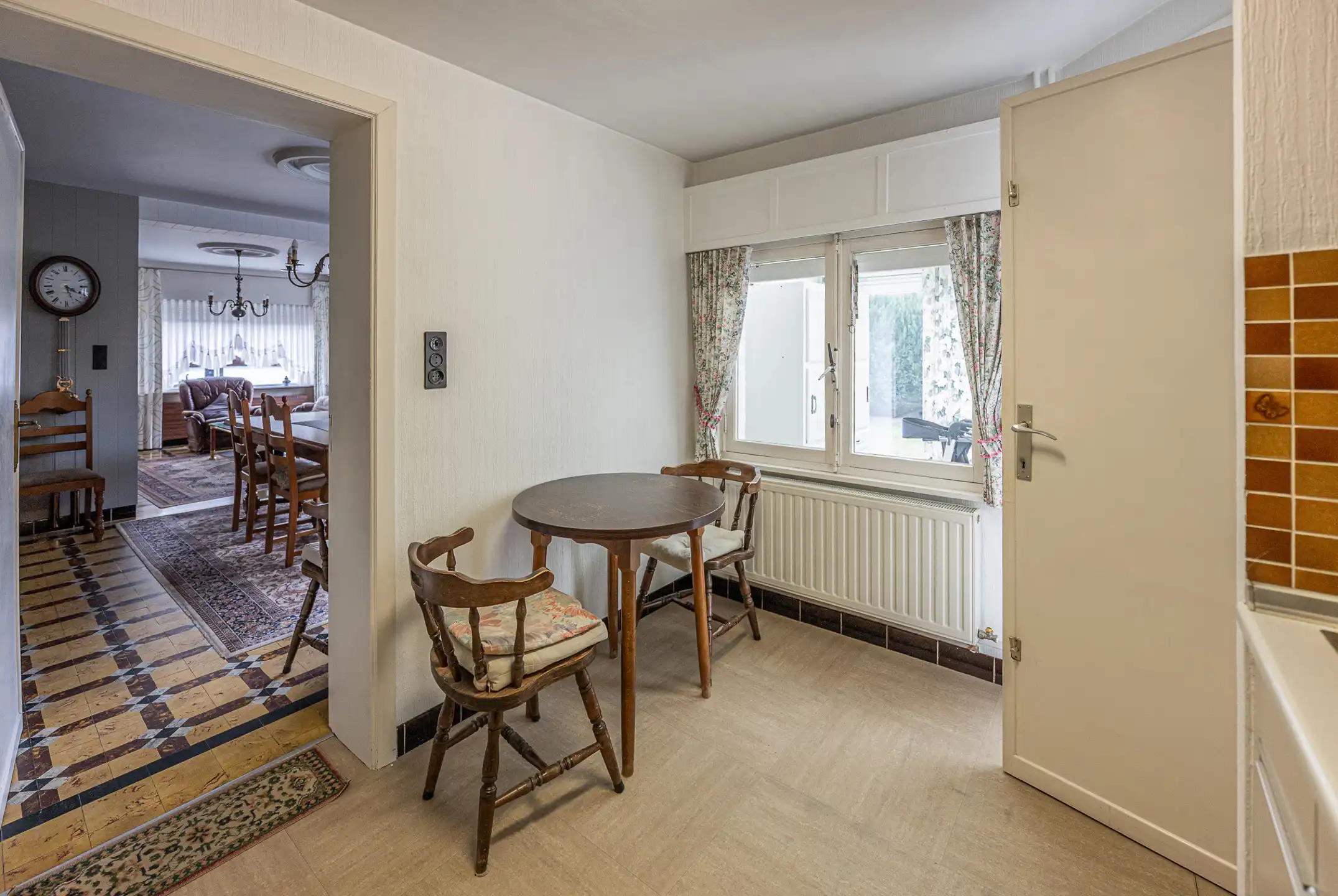 Woning in half-open bebouwing op 8 are foto 13