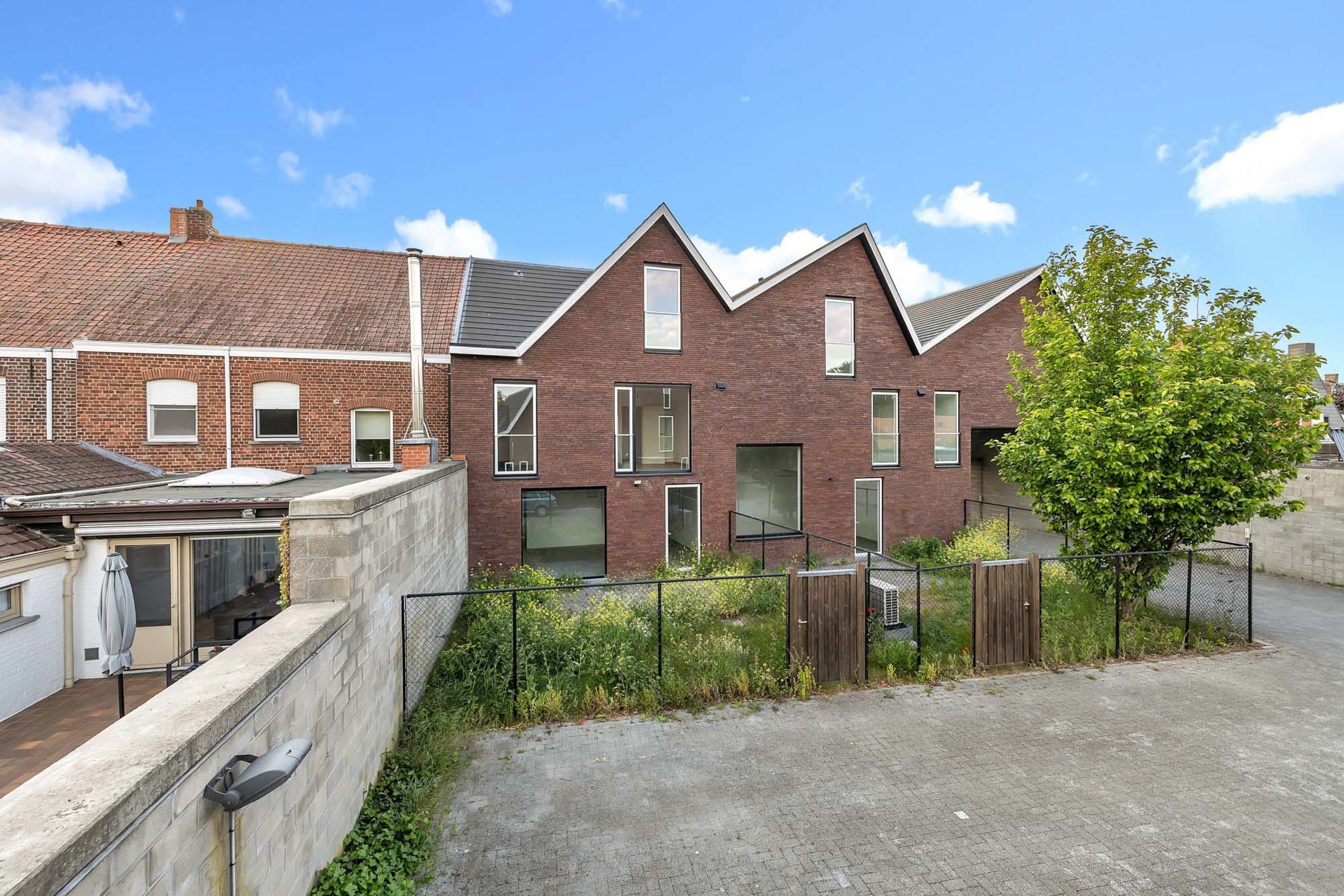 Volledig afgewerkte nieuwbouwwoning met 5 slaapkamers foto 26