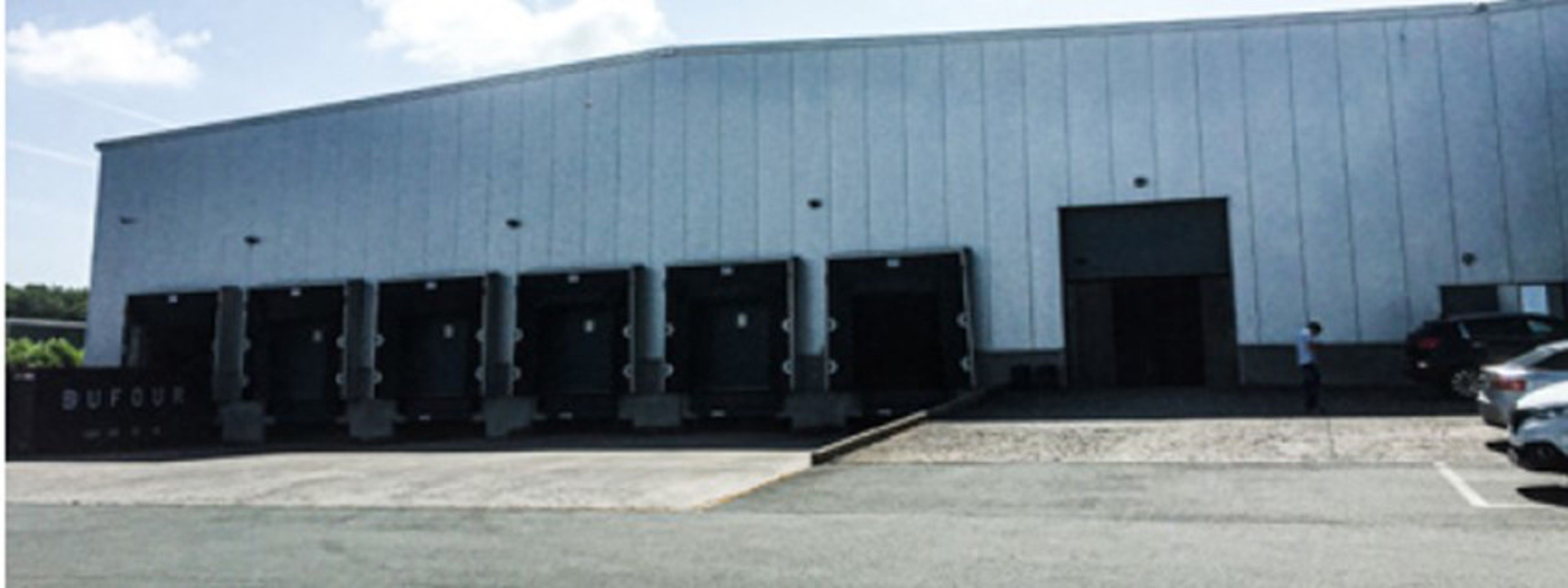 Bedrijfsgebouw : magazijn 7.316m² en kantoor 1.361m² te huur foto 4