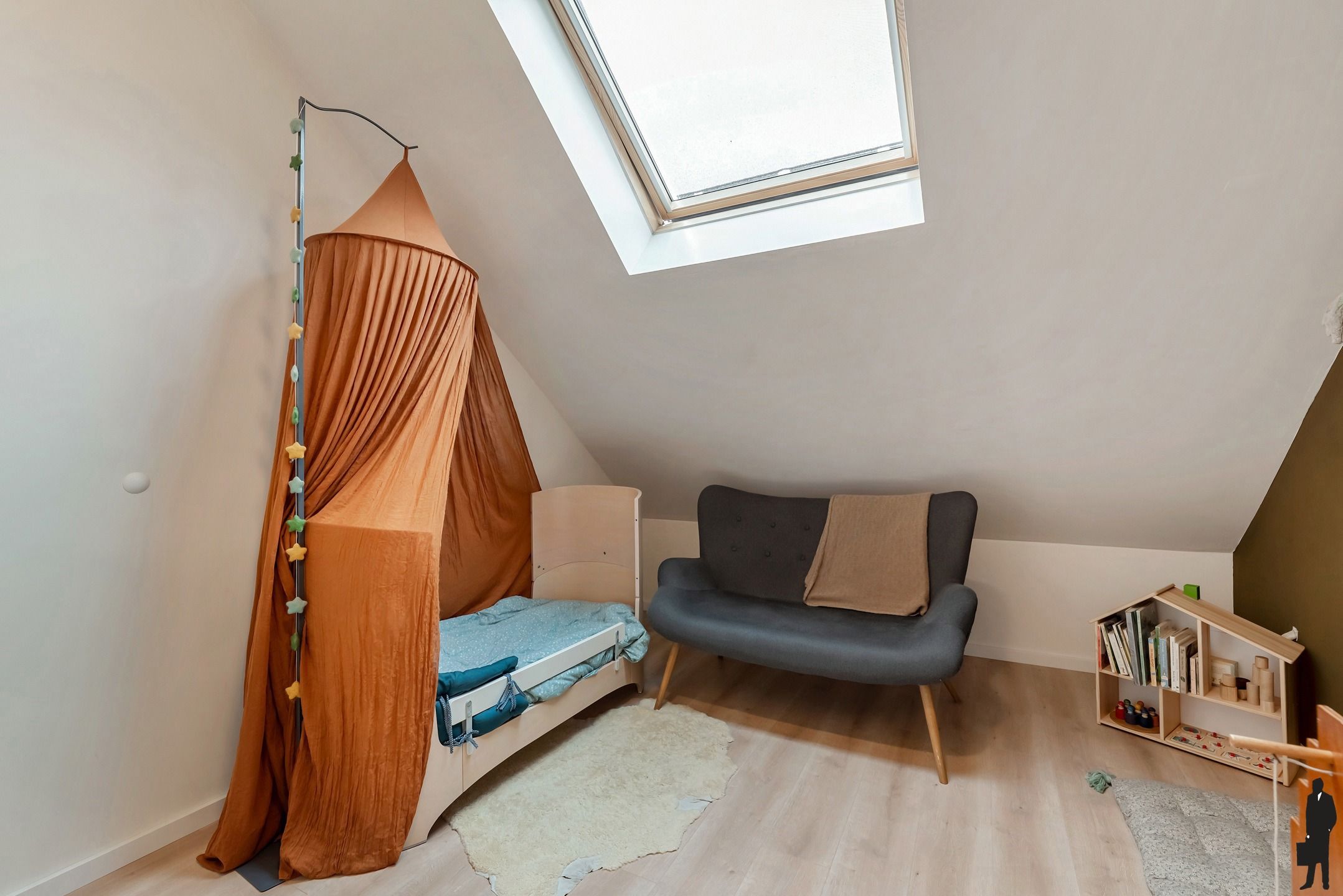 Woning met 4 slks en grote schuur op perceel van ca. 1026m² foto 17