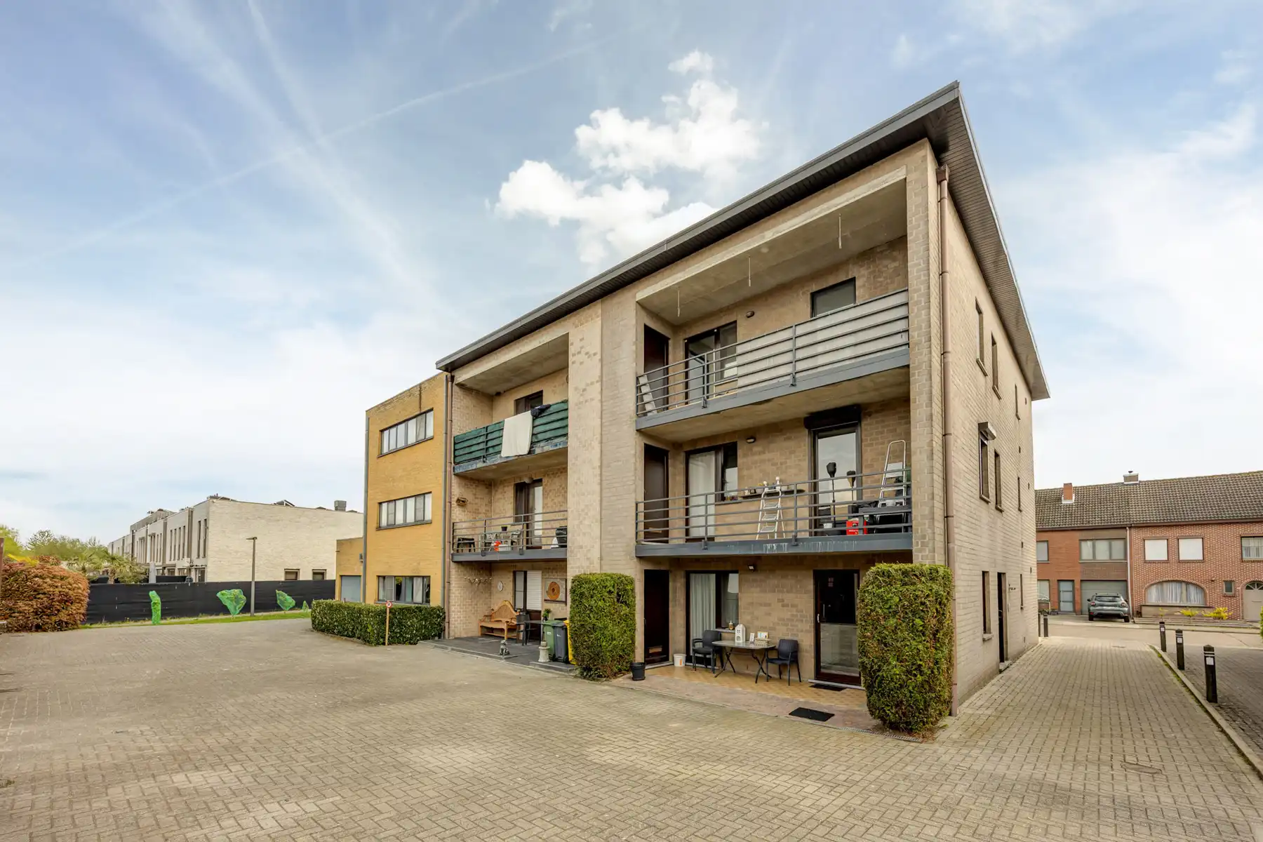 Een appartement op de 2de verdieping met 2 slaapkamers, terras en garage.  foto 12