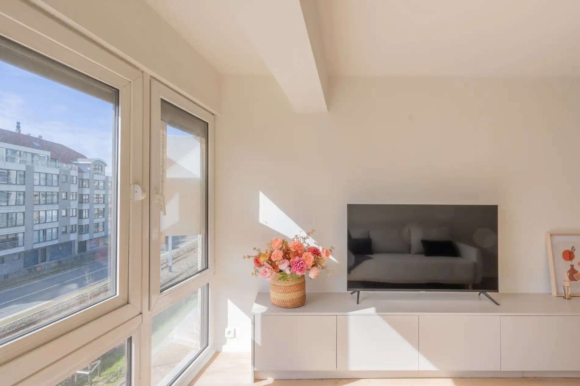 Vernieuwde en instaklare studio te Heist-aan-Zee foto 4