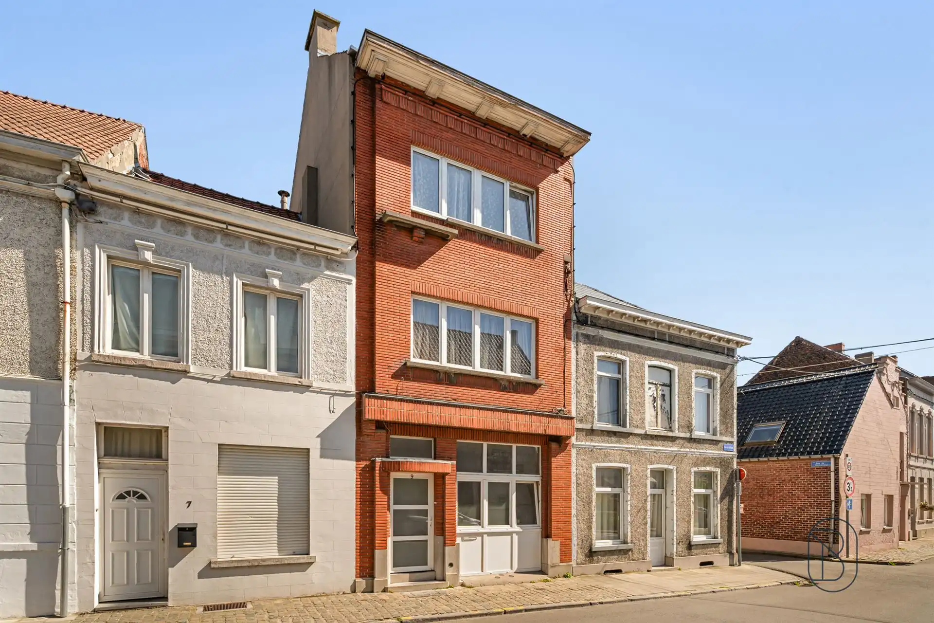 Goedgelegen gerenoveerde woning foto 3
