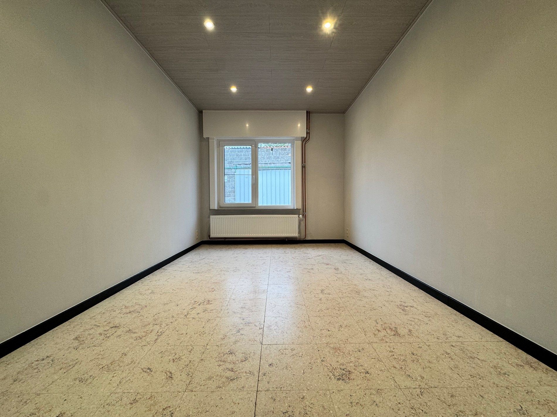 Alleenstaande woning met 3 slaapkamers te Ichtegem foto 11