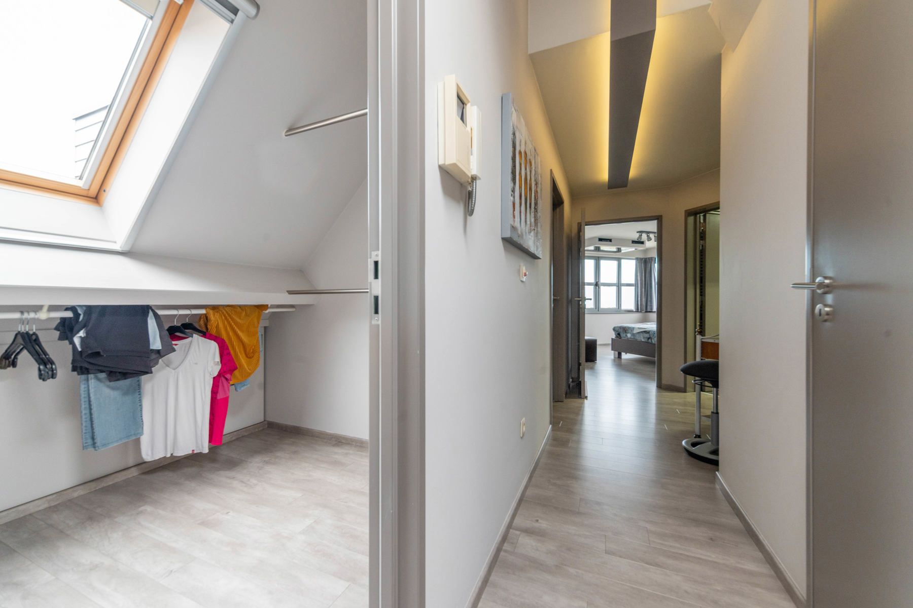 Ruim en luxueus duplexappartement met groot zuid-gericht terras. foto 9