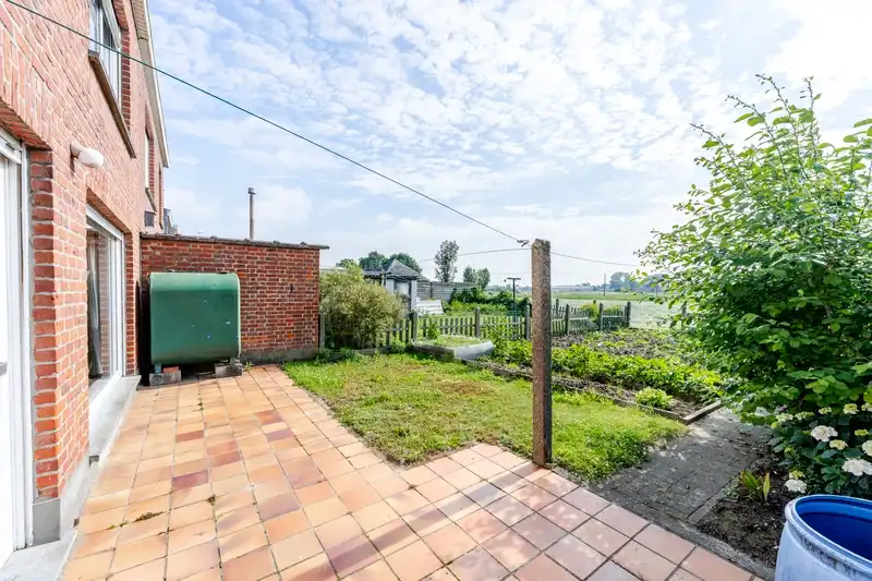 Izegem - Tussenwoning met garage en leuke tuin foto 21
