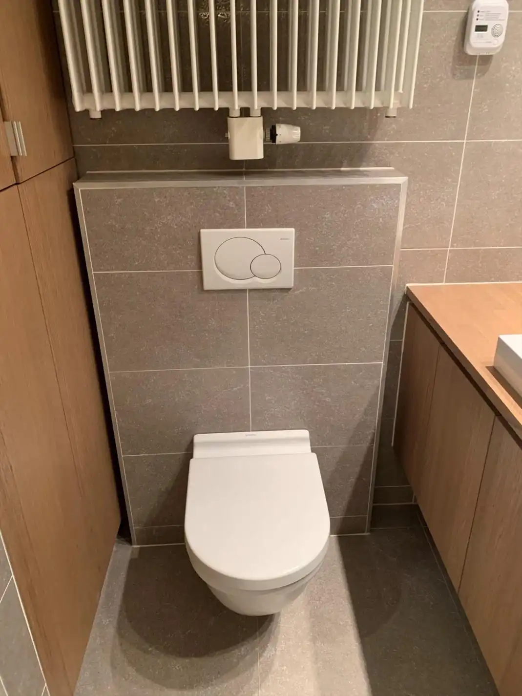 Modern gemeubeld tweeslaapkamerappartement vlak aan zee en casino + garagebox foto 4