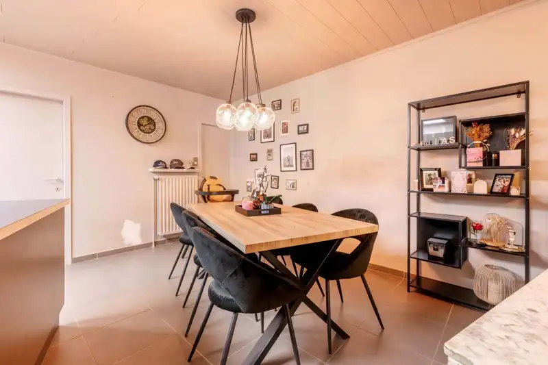 🏡 Ruime gezinswoning met tal van mogelijkheden, dubbele garage én zonnige tuin! ☀️ foto 6
