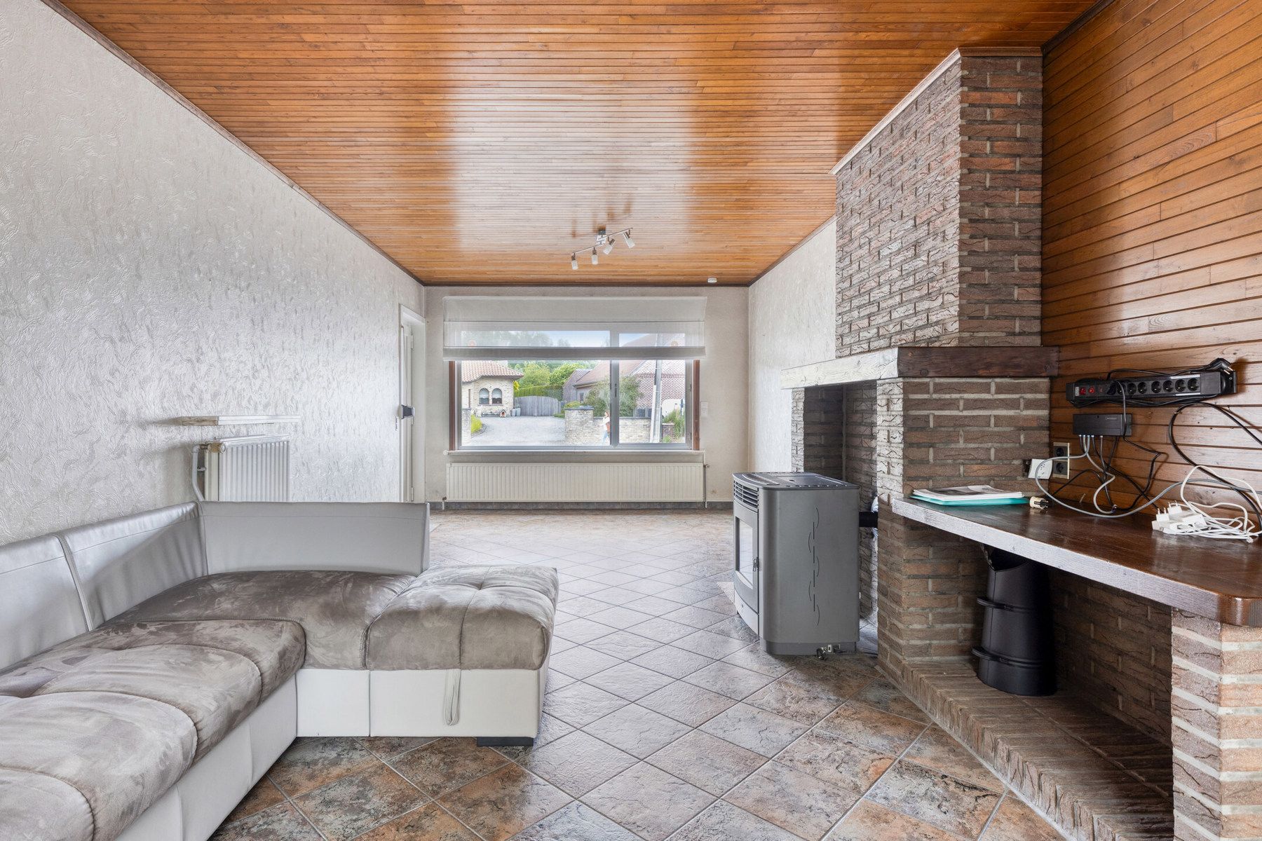 Op te frissen halfopen woning met loods te Affligem foto 5