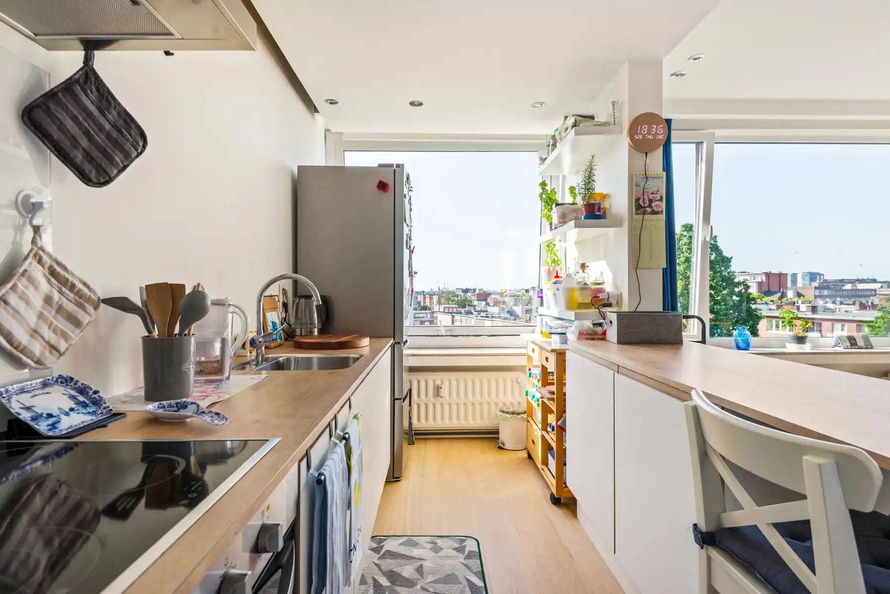 Een gerenoveerd appartement met uitzicht! foto 6
