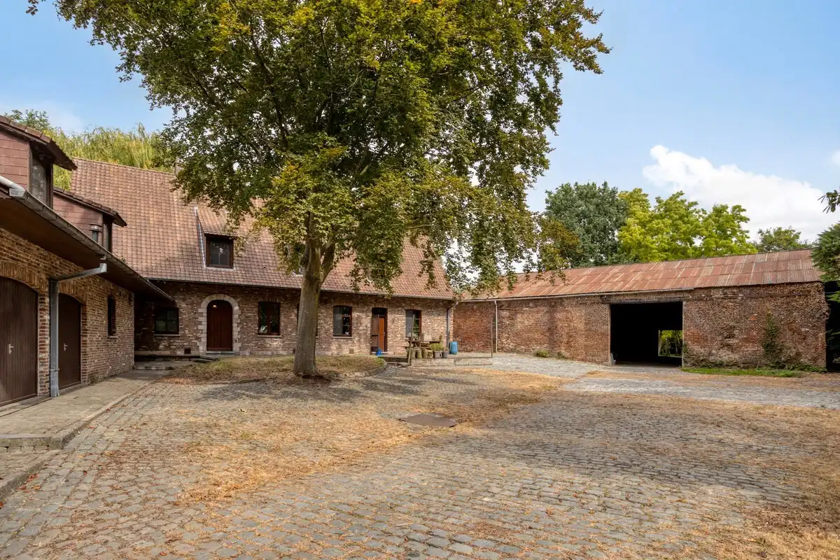 Unieke hoeve met grandeur op 2,3 ha parkdomein  foto 6