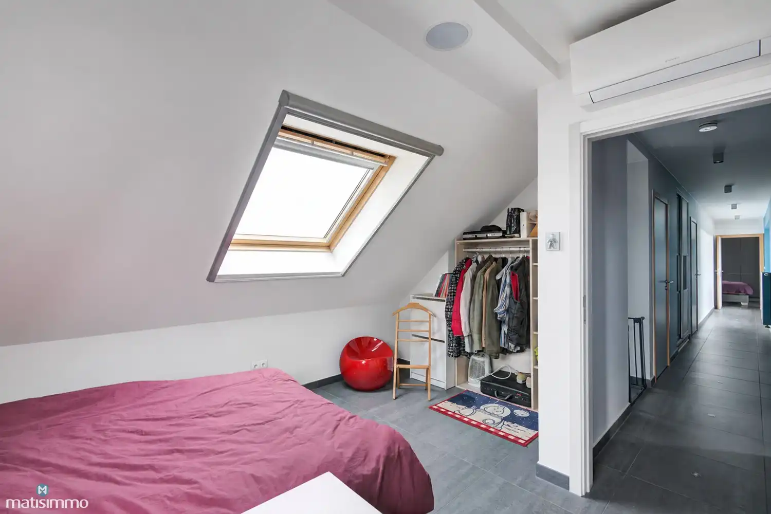 ZEER RUIM EN MODERN DUPLEXAPPARTEMENT (234M²) MET 5 SLAAPKAMERS, 2 BADKAMERS, 2 TERRASSEN, 2 KELDERS, DUBBELE GARAGE (60M²) (+ OPTIONEEL GARAGE) IN HET CENTRUM VAN LANAKEN foto 34