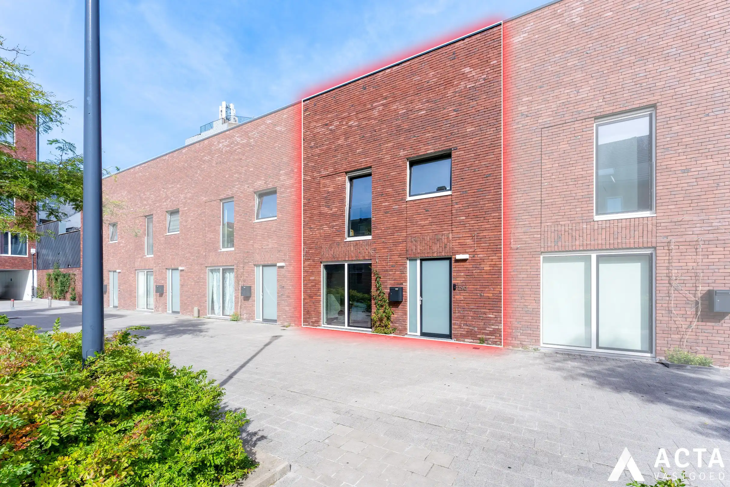 Recente energiezuinige woning met 3 slaapkamers en garage! foto {{pictureIndex}}