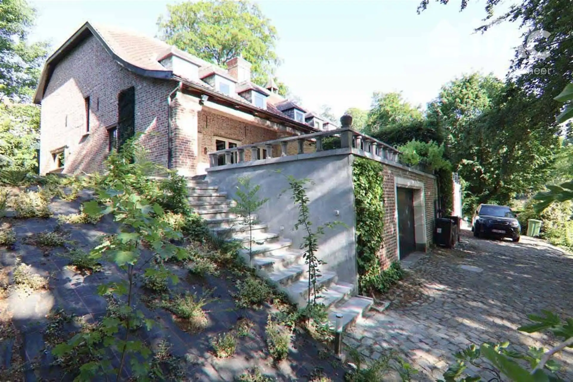 Karaktervolle villa foto {{pictureIndex}}