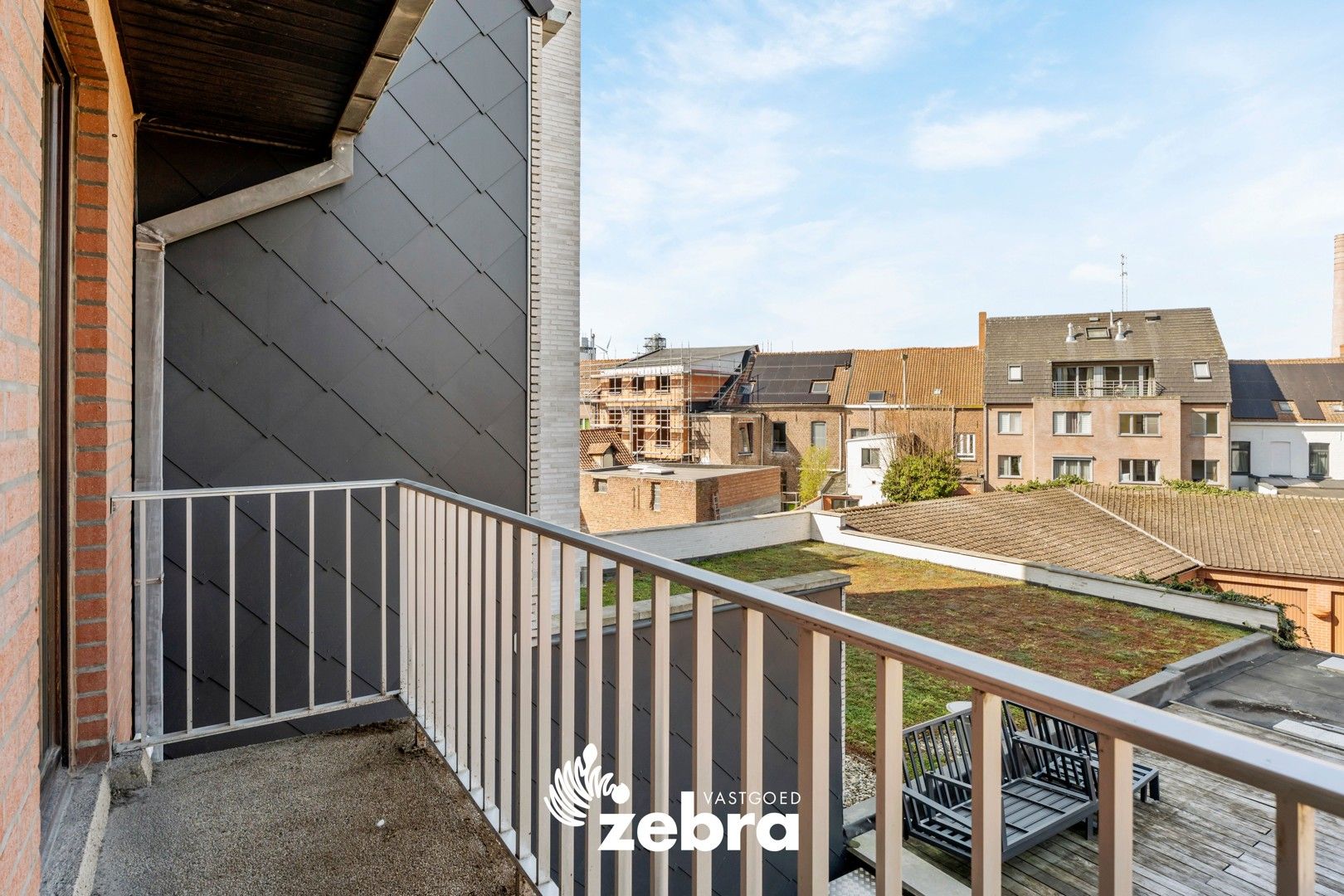 Prachtig & lichtrijk appartement met uitzicht op de Melkmarkt te Izegem! foto 14