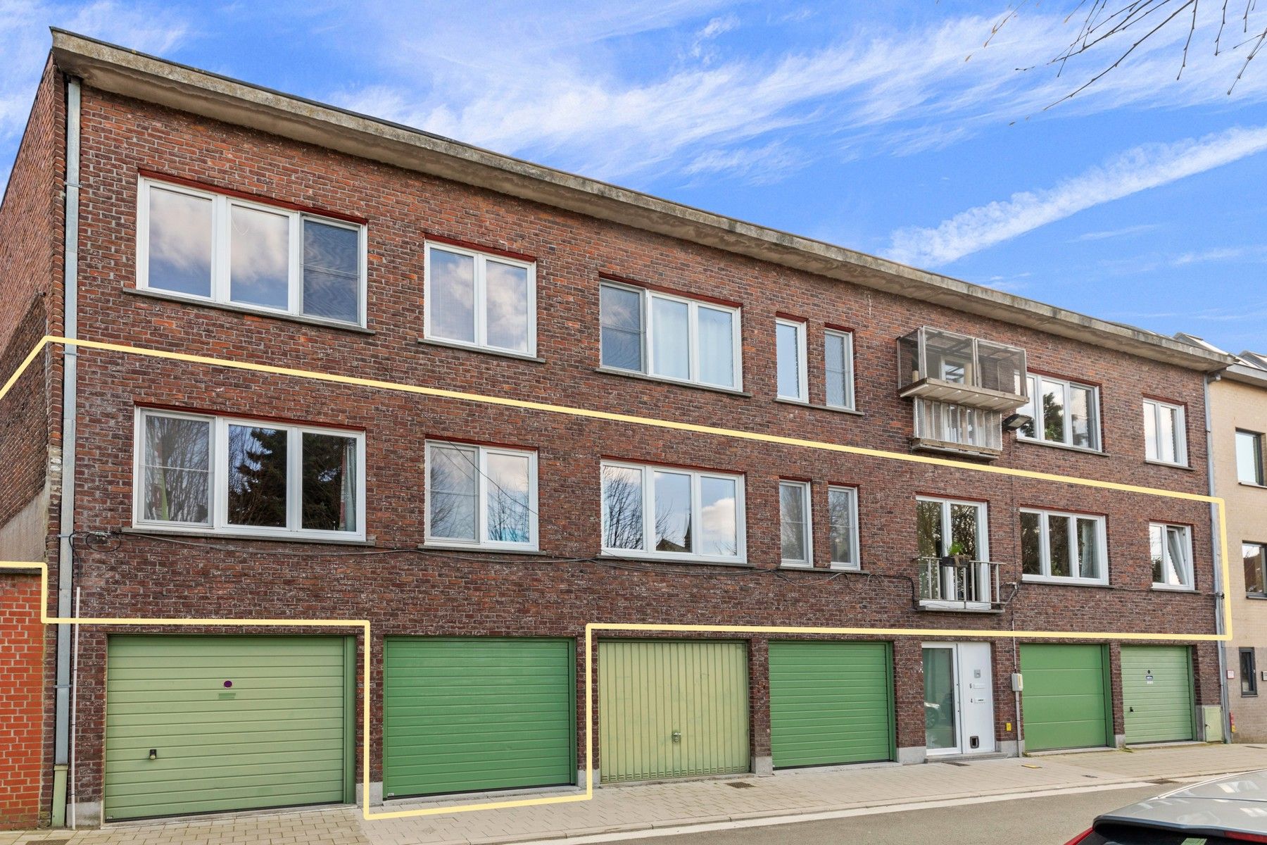 Zeer ruim en instapklaar appartement inclusief  garage -  foto 12