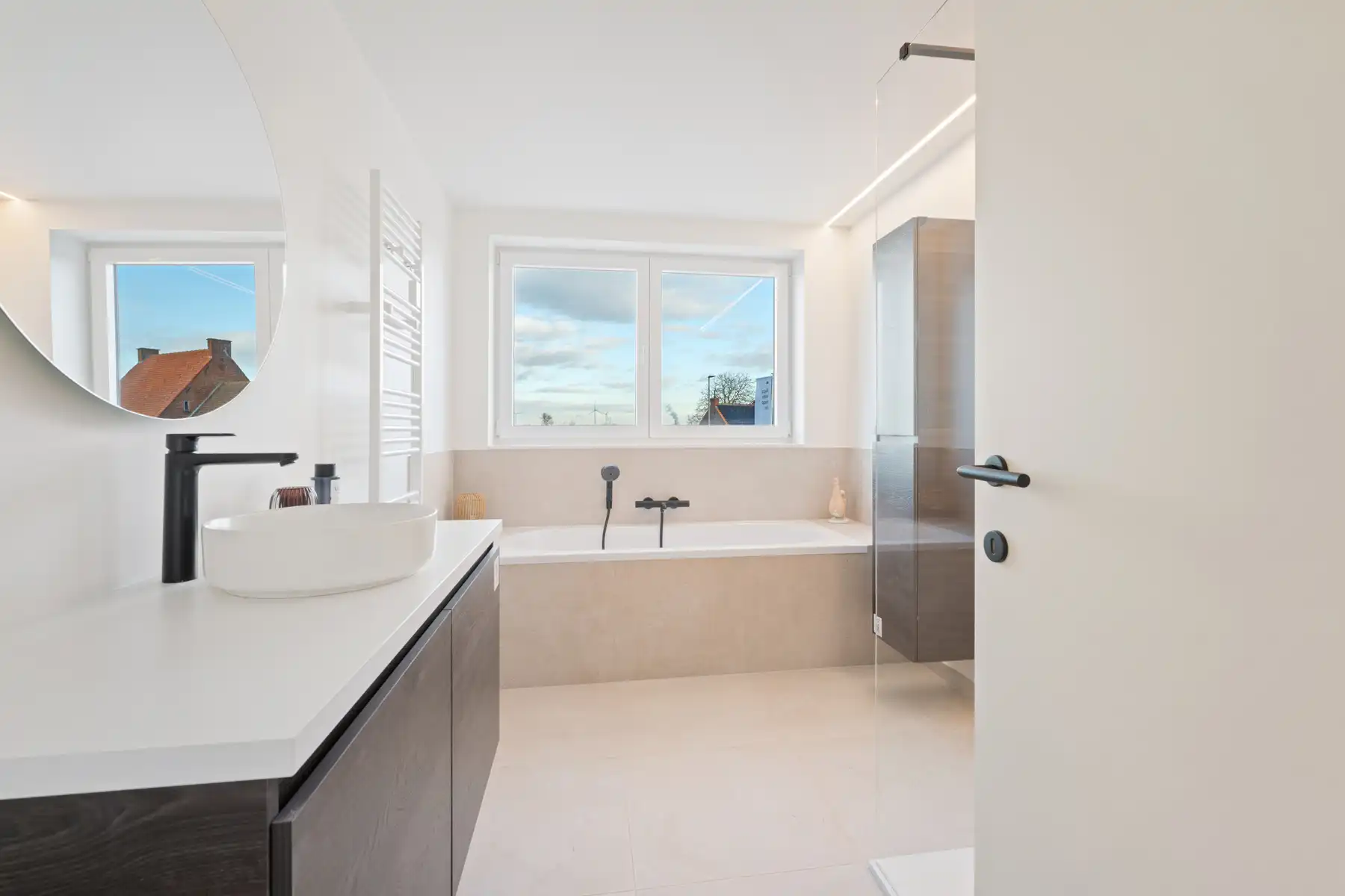 Moderne, gesloten woning foto 12