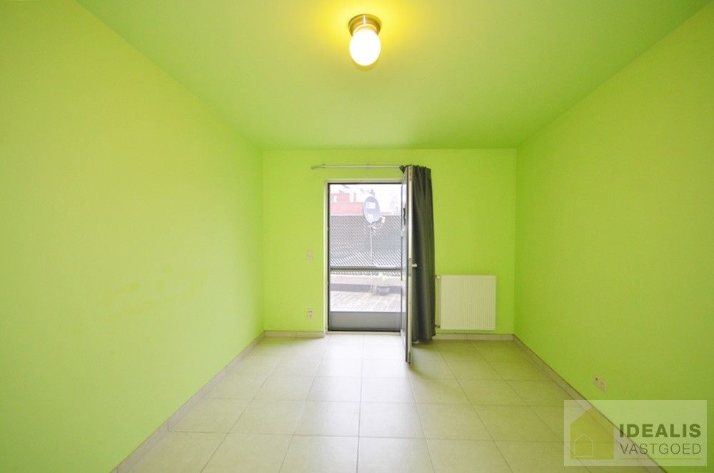 Ruim en aangenaam appartement pal in het centrum van Neerpelt! foto 16