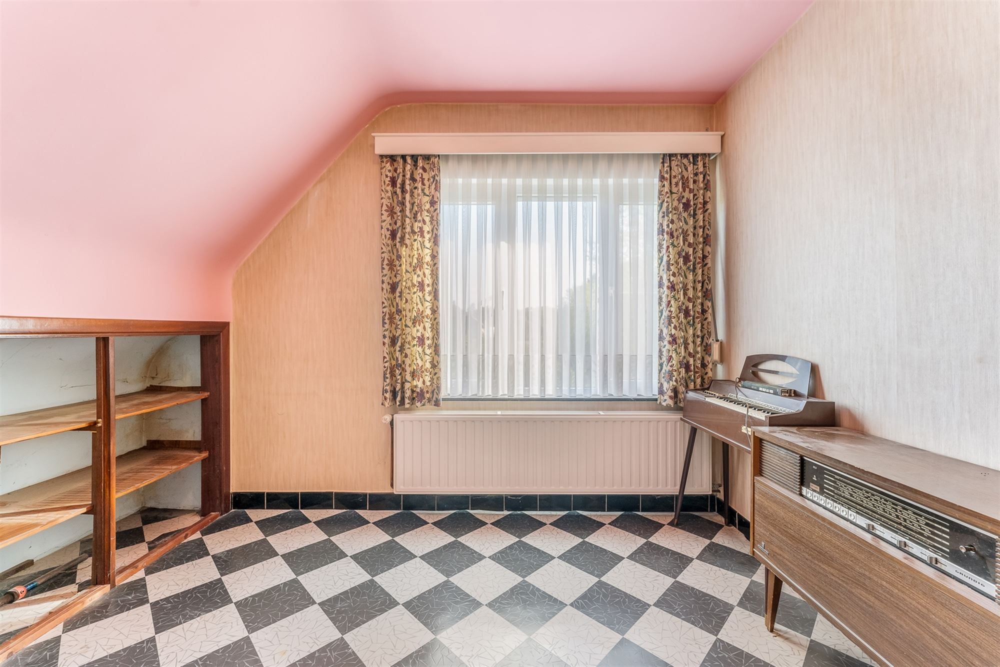 OP TE FRISSEN WONING MET 4 SLAAPKAMERS RUSTIG GELEGEN OP EEN UITGESTREKT PERCEEL VAN 16A75CA TE HAM foto 18