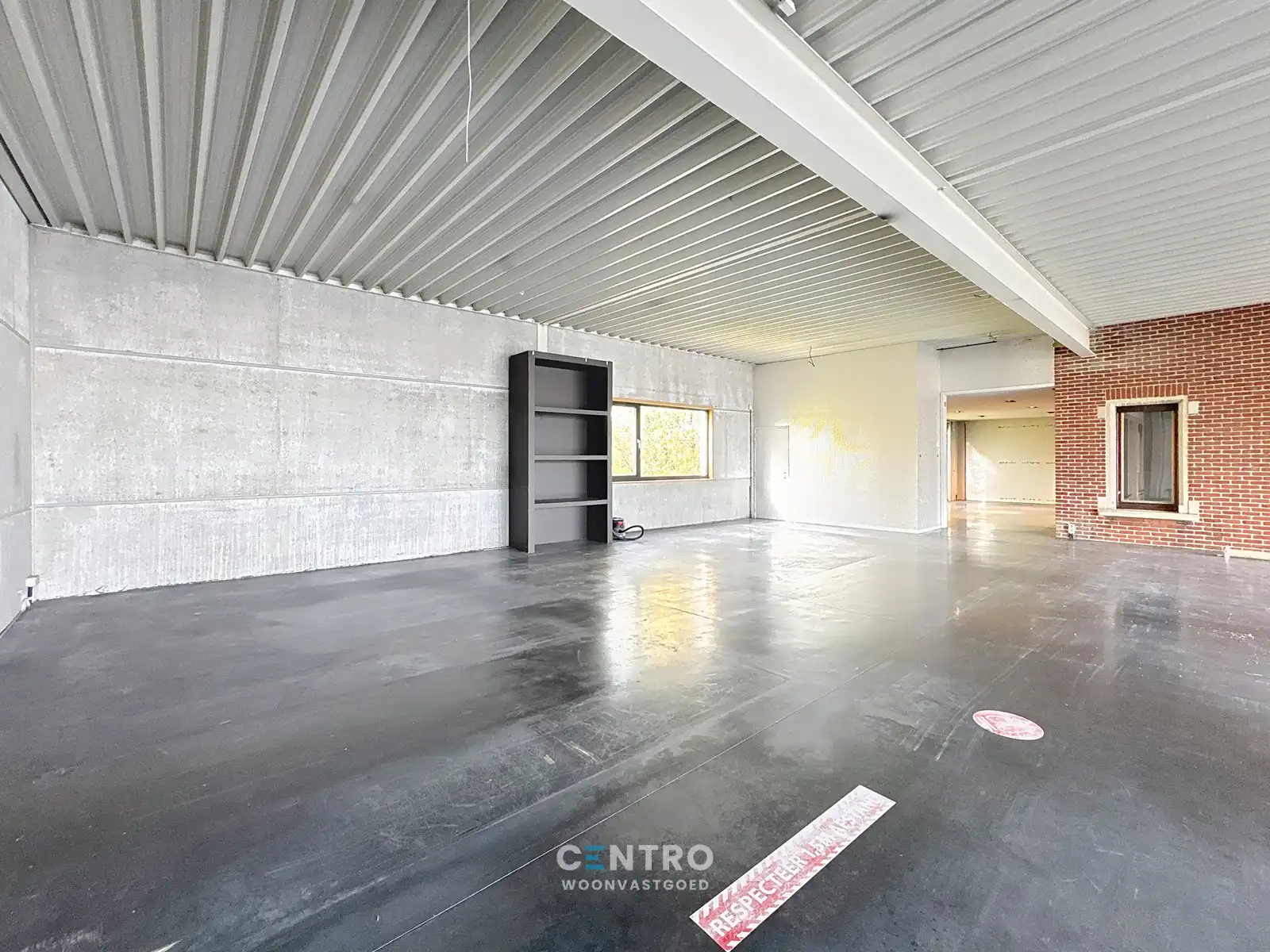 Commerciële site met woonst op toplocatie te Roeselare! foto 9