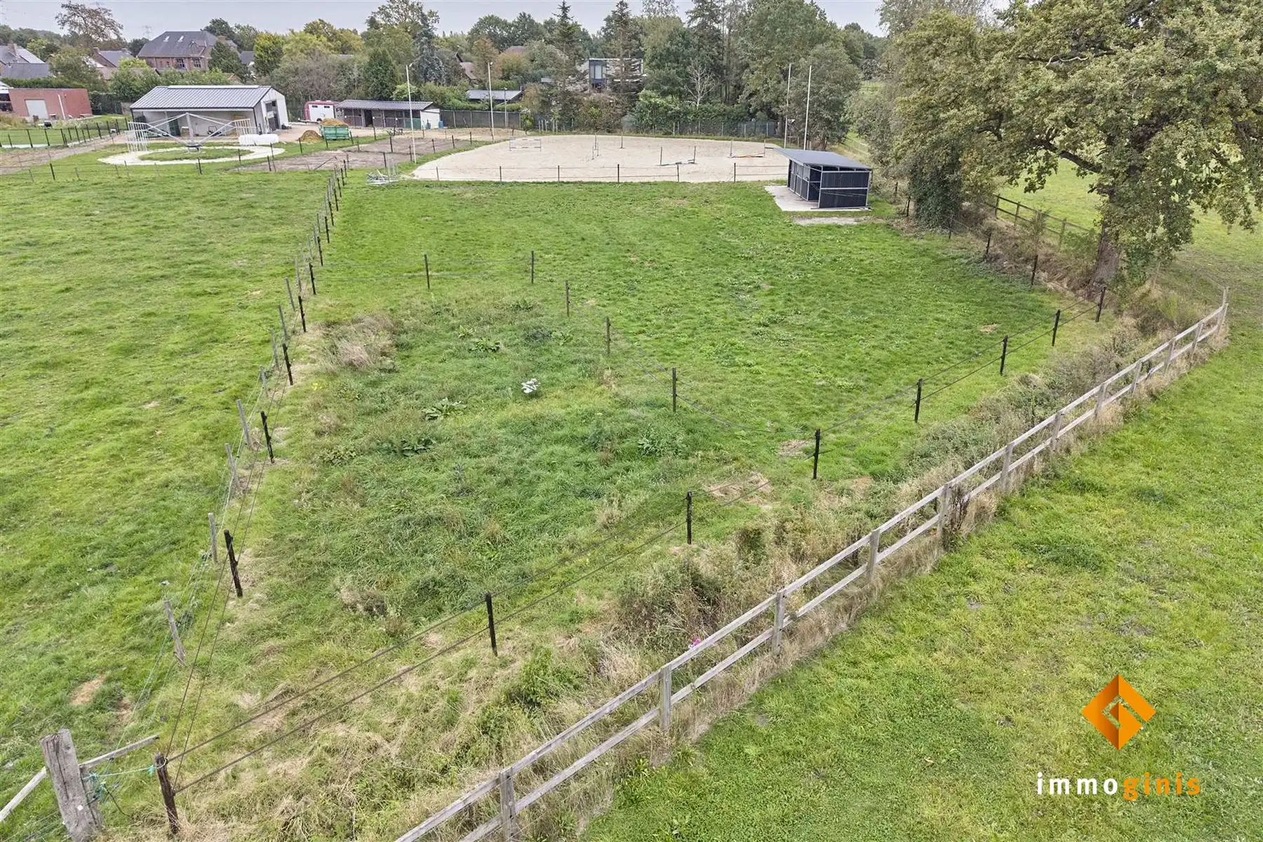 Ruime, gerenoveerde woning met 6 slaapkamers en loods (180m²) op een perceel van 71a44ca. foto 32