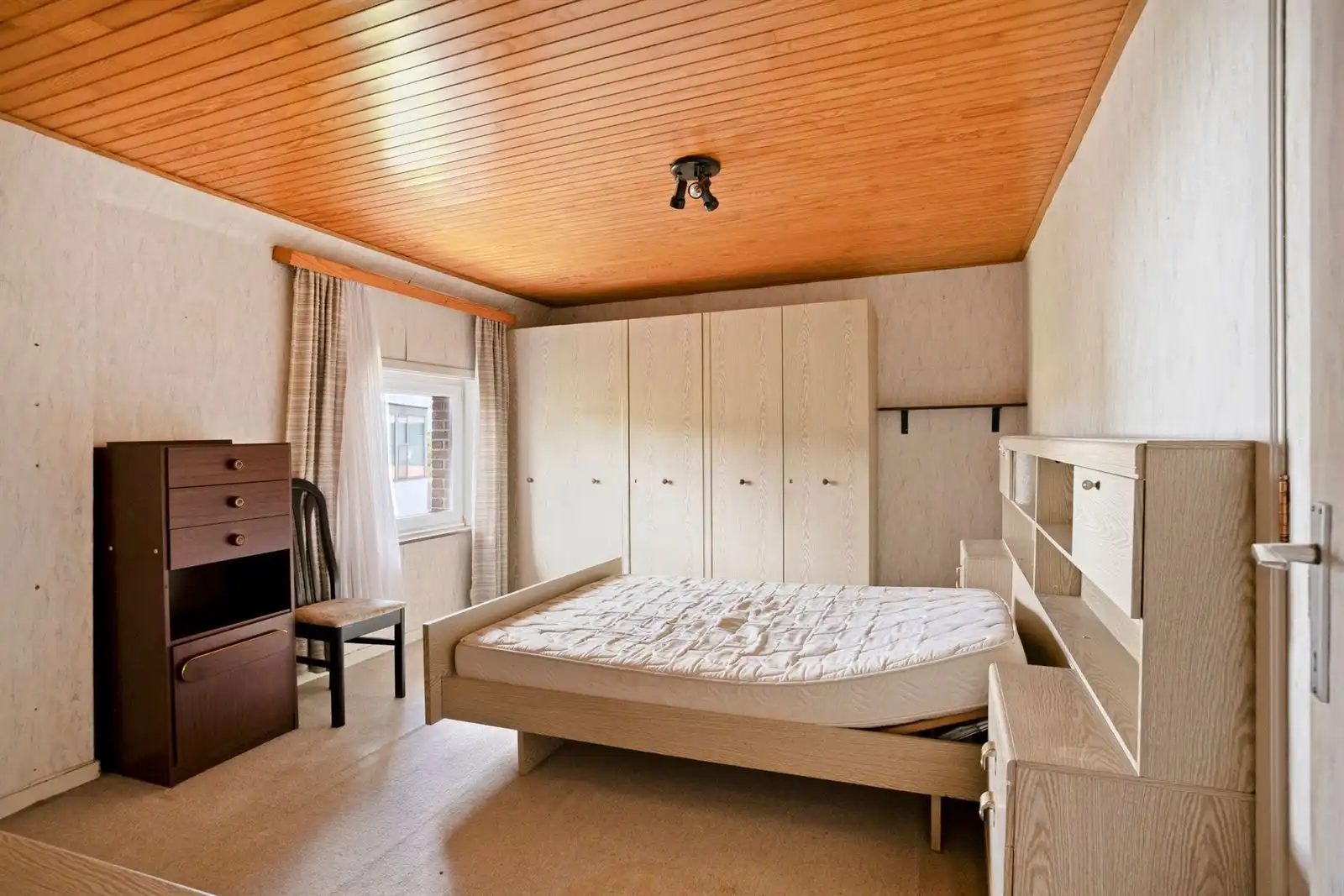 Gezellige, te renoveren, woning met aangename tuin foto 16