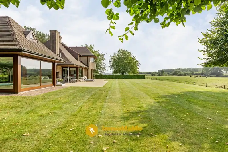 UNIEKE VILLA MET WEILAND EN PAARDENSTALLEN OP EEN TOPLOCATIE TE KOOP IN MENDONK (GENT) foto 35