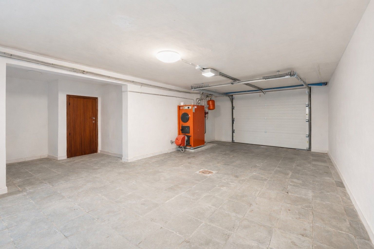 Gerenoveerde bel-étage met 3 slaapkamers en ruime garage foto 17