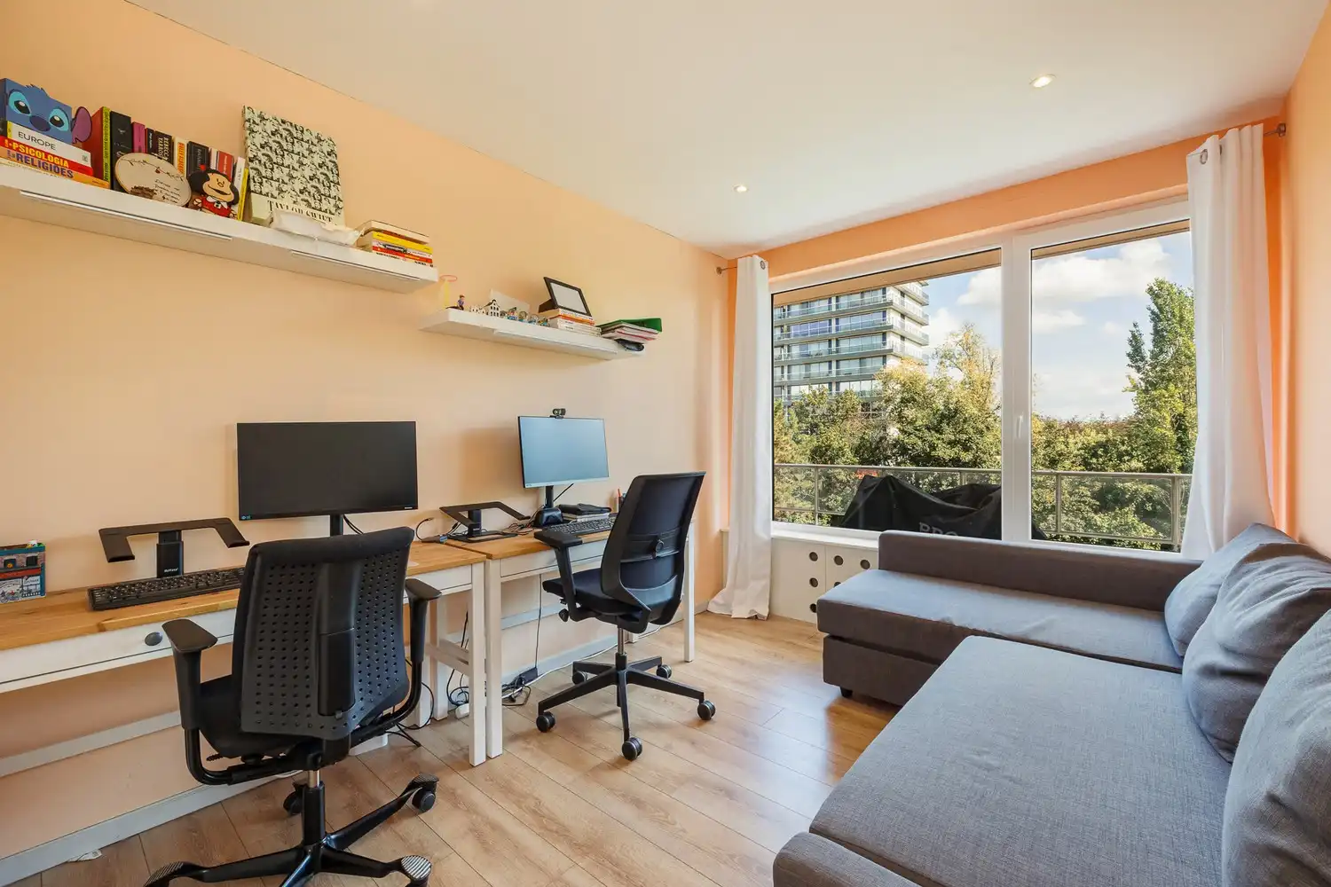 Lichtrijk 2-slaapkamerappartement met ruim terras op toplocatie in Berchem! foto 12