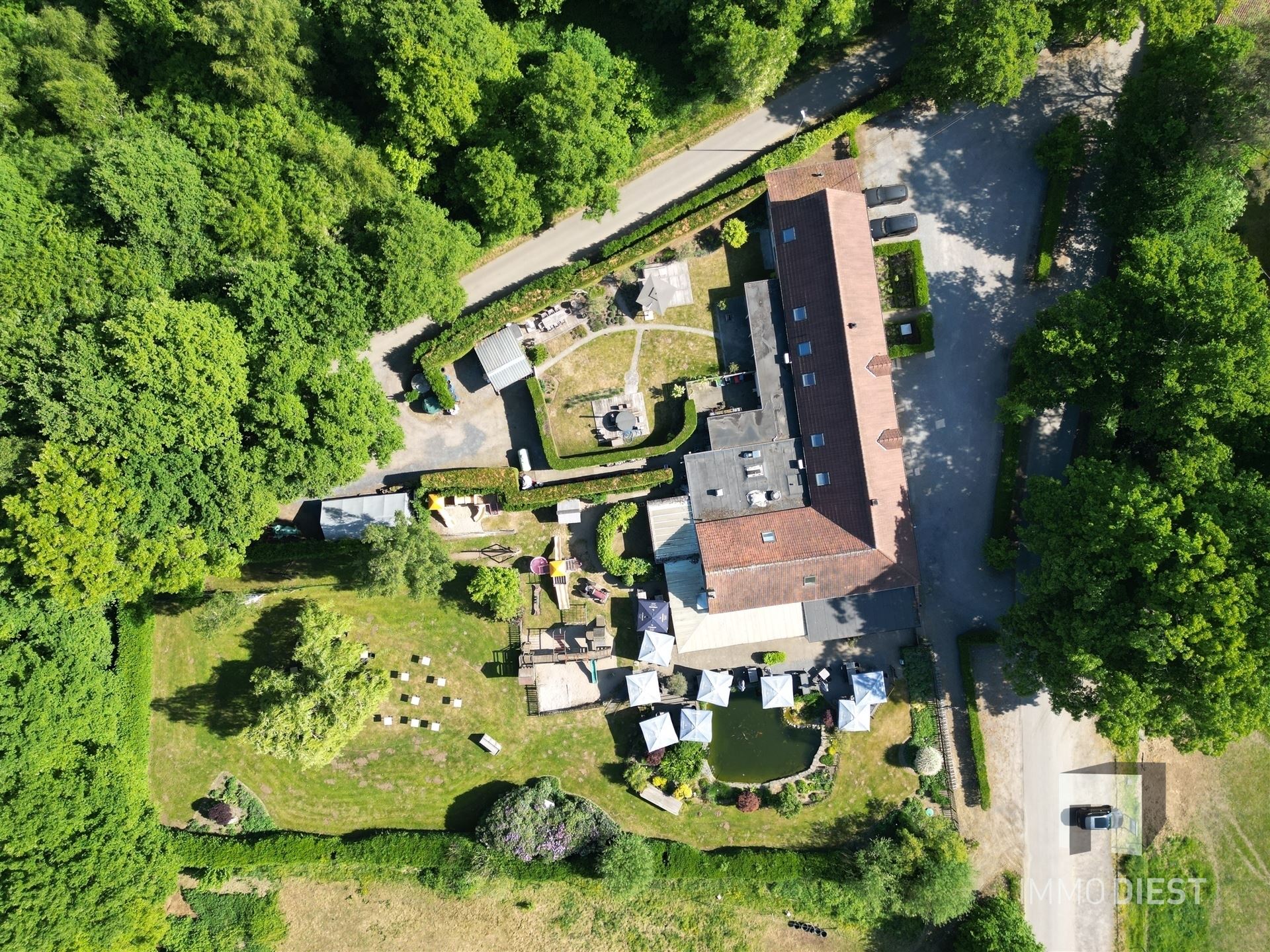 Brasserie - restaurant - feestzaal - privéwoonst foto 40