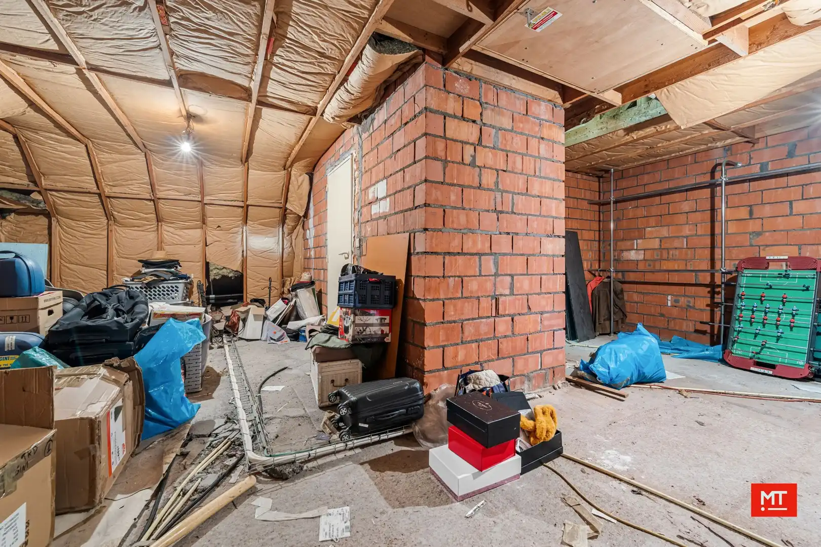 Bijzonder ruim gebouw met tal van mogelijkheden en uitweg, te koop in de dorpskern van Dadizele foto 16