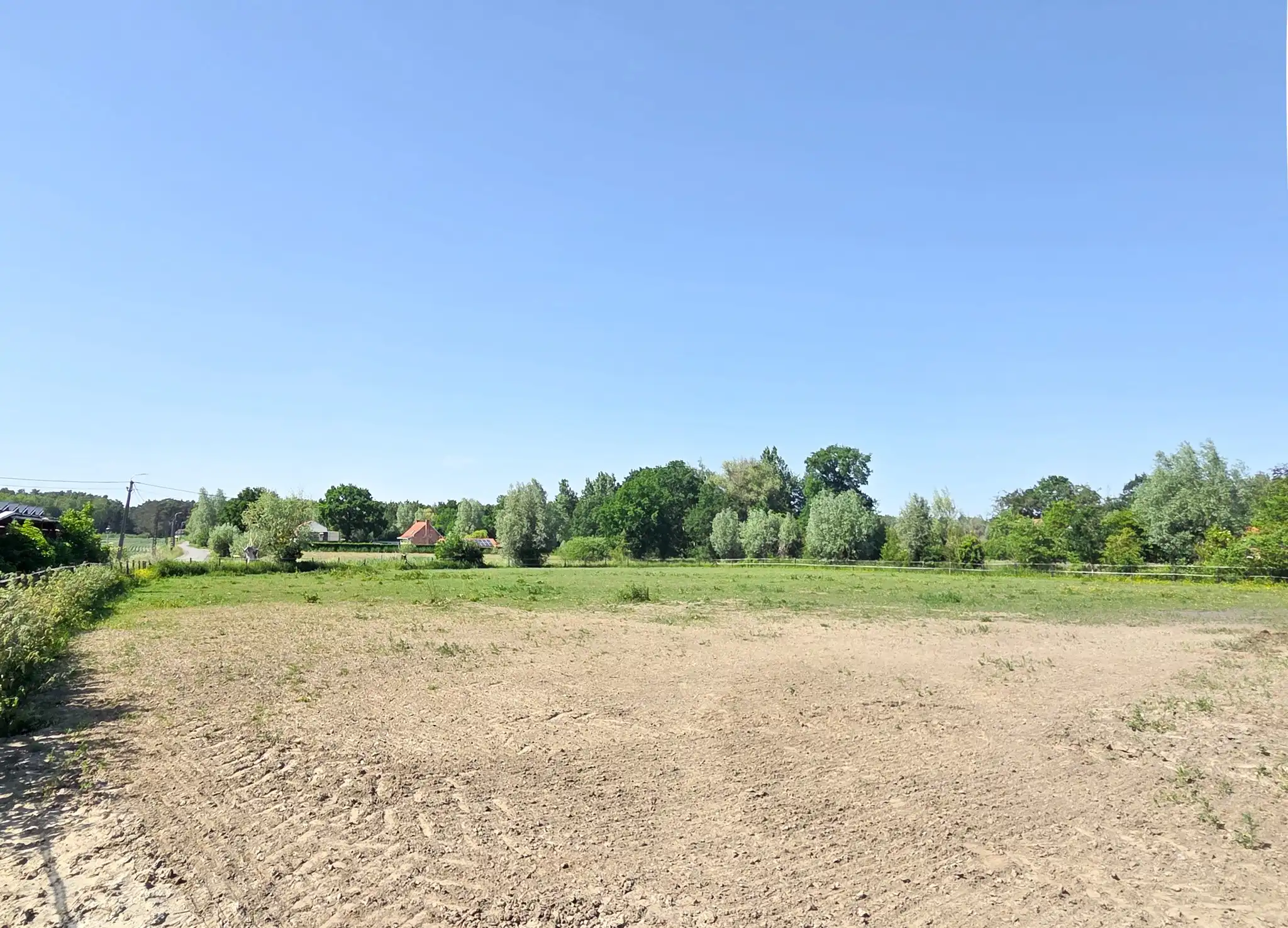 Unieke eigendom met grote weide foto 18