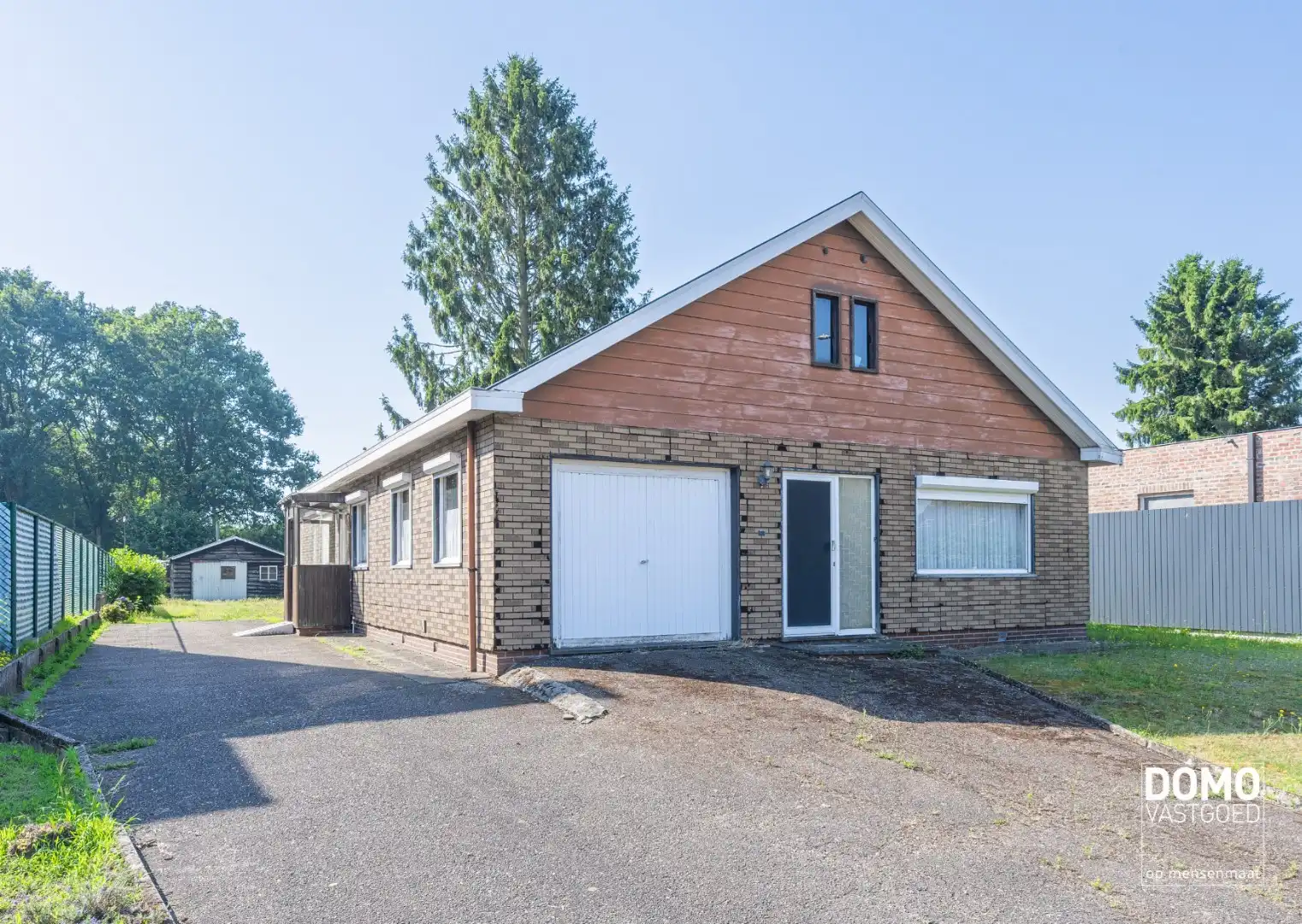 RUIME GELIJKVLOERSE WONING OP EEN PERCEEL VAN 12A 80CA MET 3 SLAAPKAMERS, EN GARAGE TE BOEKT (HEUSDEN-ZOLDER)  foto 2
